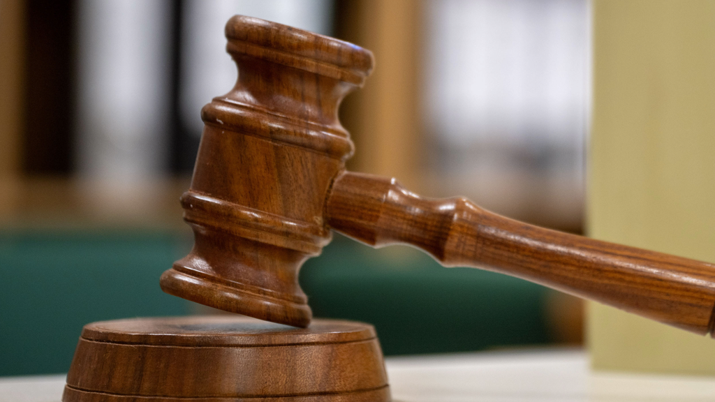 Judge sets bail at $200,000 for sex offender accused of posing as teen at Maple Grove school — WCCO / CBS Minnesota, Maple Grove Schools news