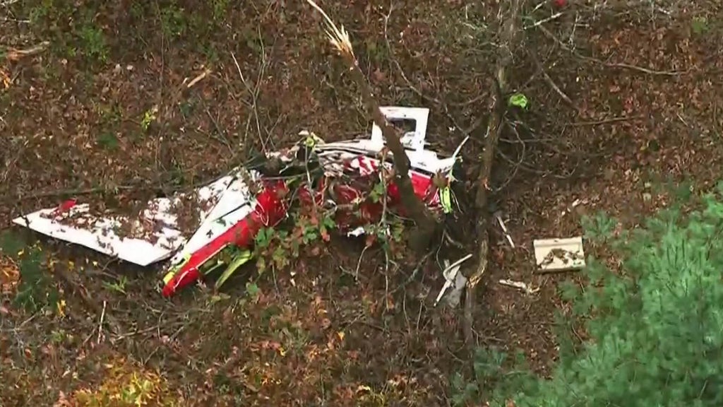 Community mourns pilot among 6 dead in Wisconsin plane crash — WCCO / CBS Minnesota, Maple Grove Dining news