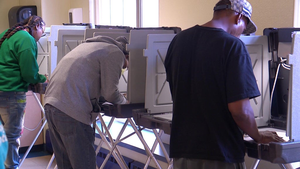 Catholic Charities helps Minnesota's unhoused vote ahead of midterms — WCCO / CBS Minnesota, Maple Grove Sports news