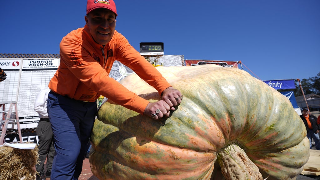 Anoka County pumpkin grower wins California title for 5th time in 7 years — WCCO / CBS Minnesota, Maple Grove Arts news