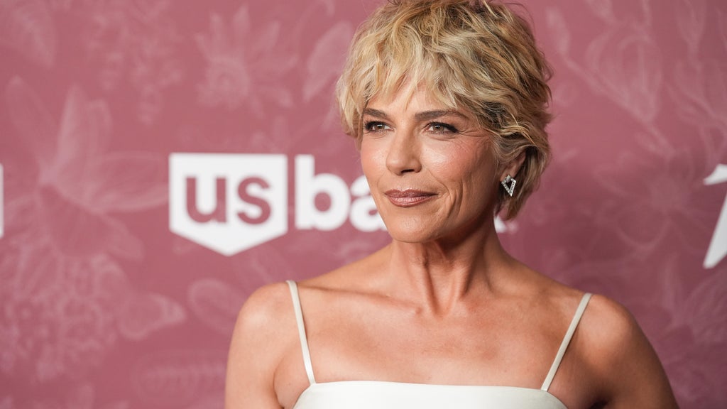Actress Selma Blair arraigned following arrest for incident related to flight from LAX to JFK — WCCO / CBS Minnesota, Maple Grove Health news