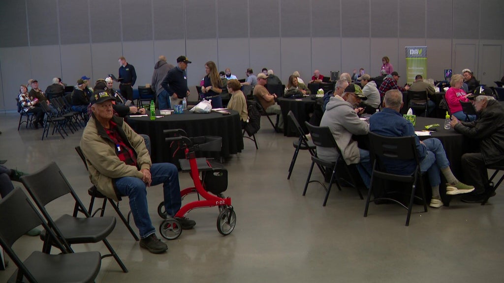 Minnesota veterans receiving claims assistance, health exams at clinic — WCCO / CBS Minnesota, Maple Grove Arts news