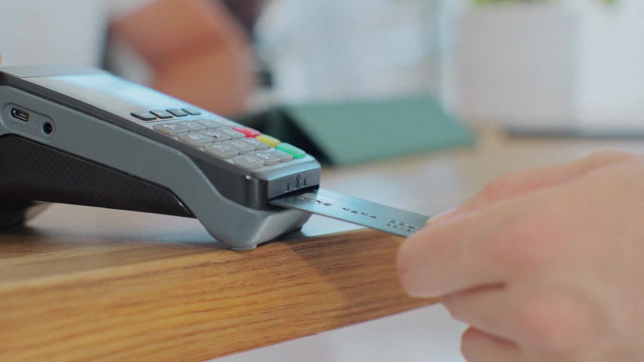 Avoiding fees when holiday shopping — Maple Grove Business news
