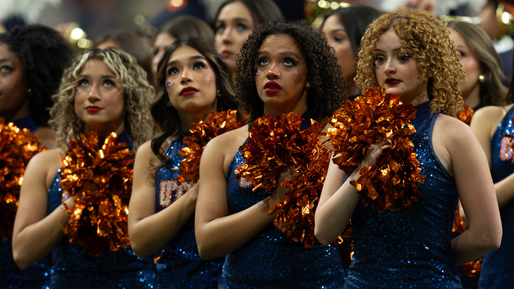 Here's what we know about the service member who fell at the UTSA football game — KHOU 11 (Houston), Maple Grove Sports news