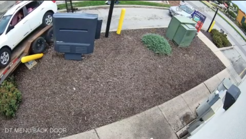 Watch: Driver towing vehicle crashes in Taco Bell drive-thru — FOX 9