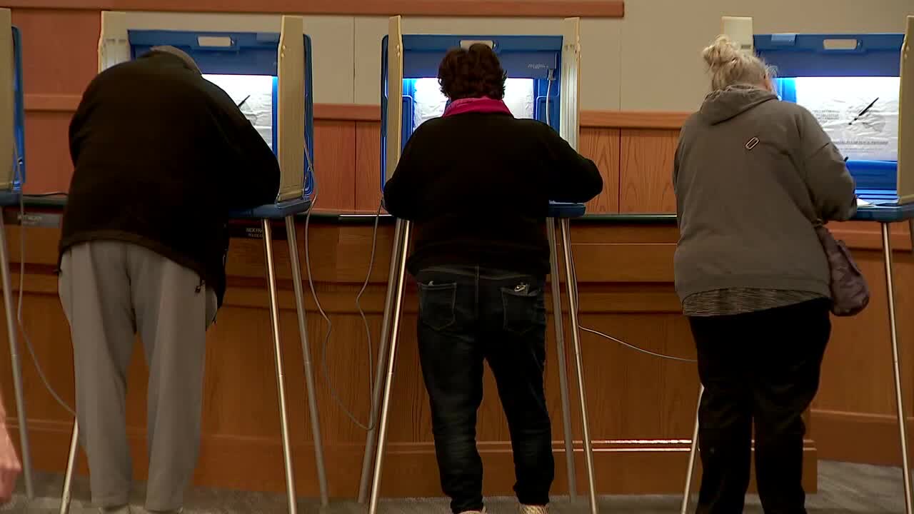 What Minnesota's early voting surge does and doesn't mean yet — Maple Grove Community news