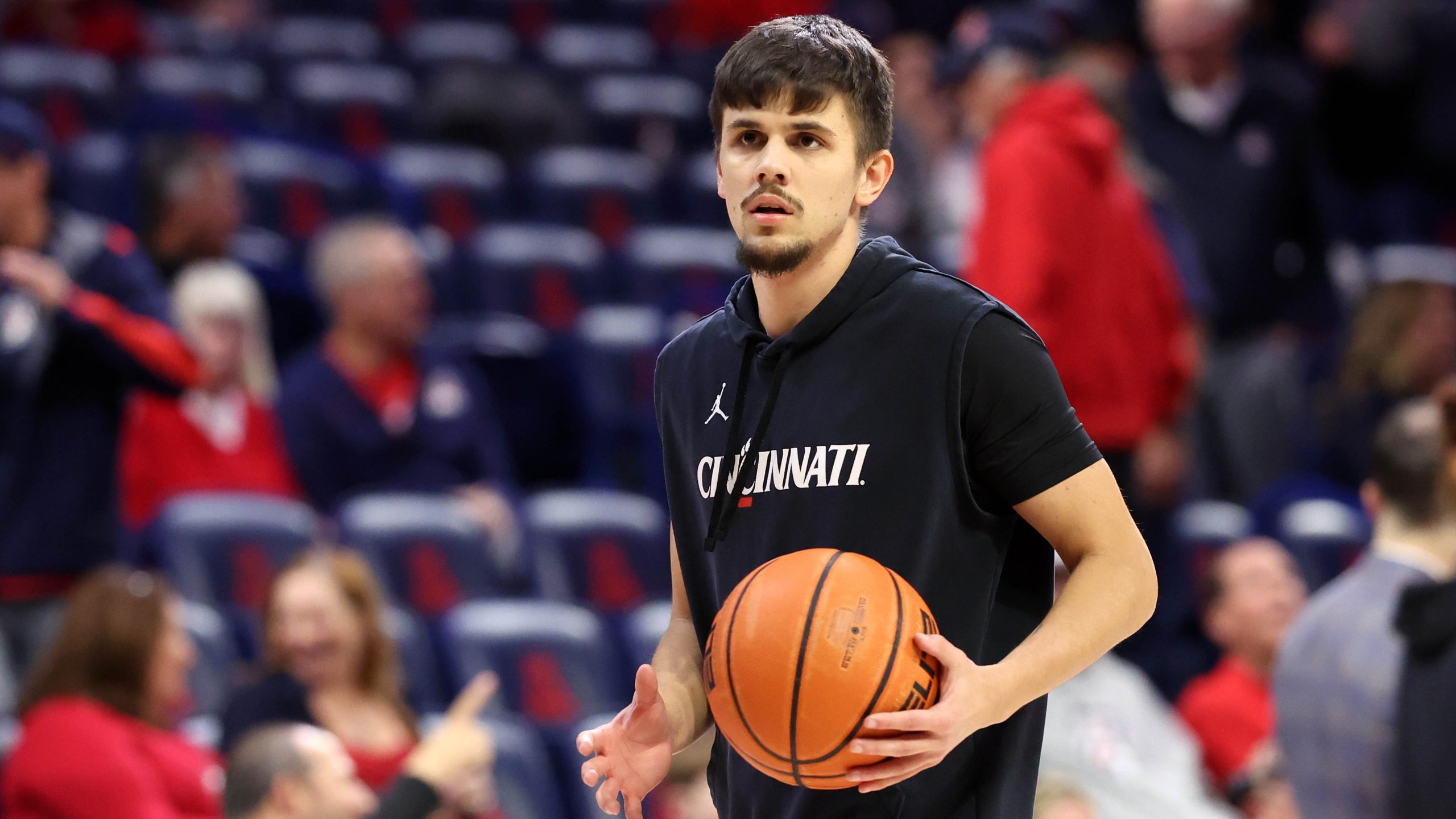 Former college basketball player Kerr Kriisa admits to $9,000 demand in fraud scheme — FOX 9, Maple Grove Sports news