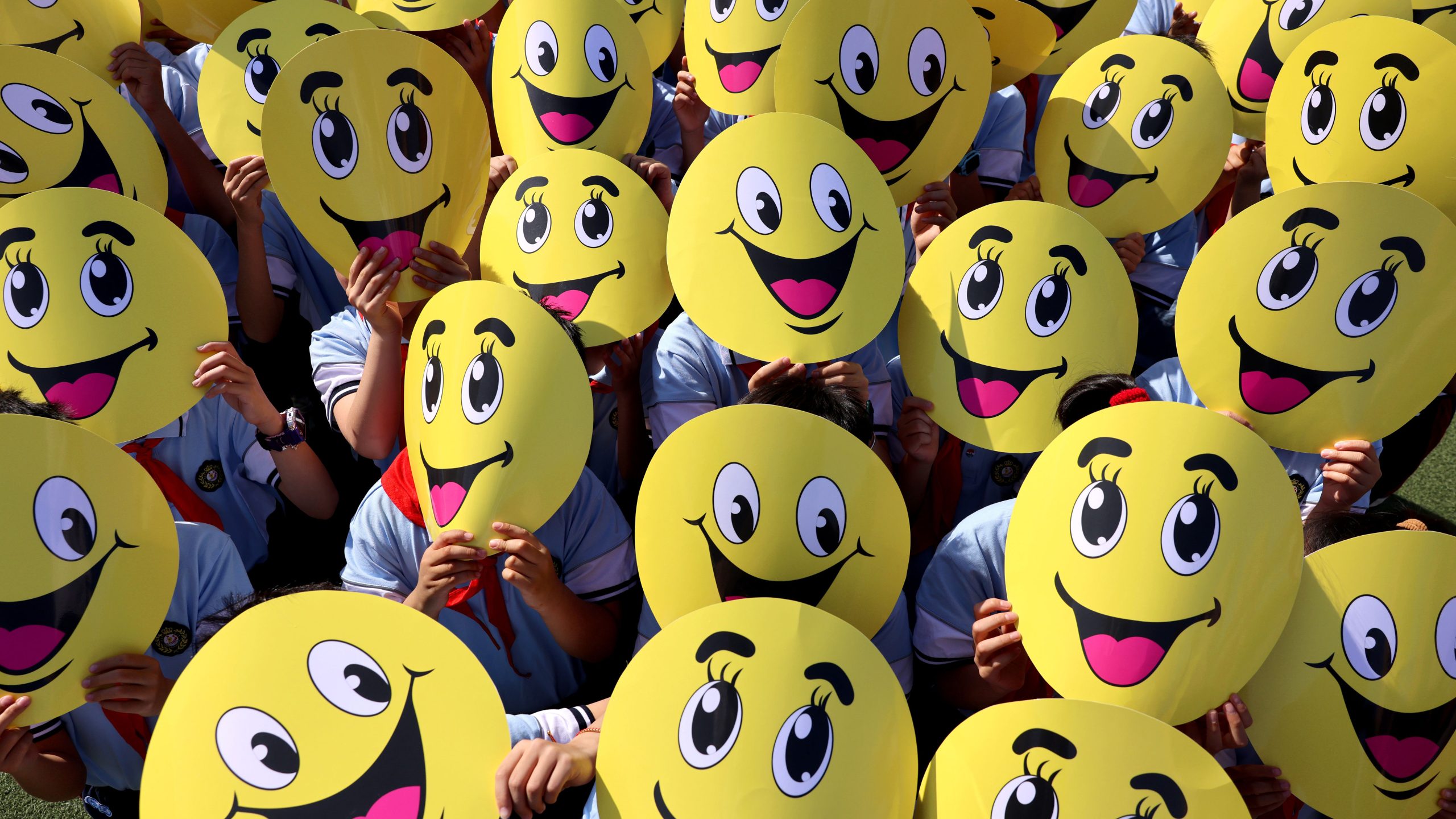 Want to improve your mood and your health? Smile more often, experts suggest — FOX 9, Maple Grove Health news